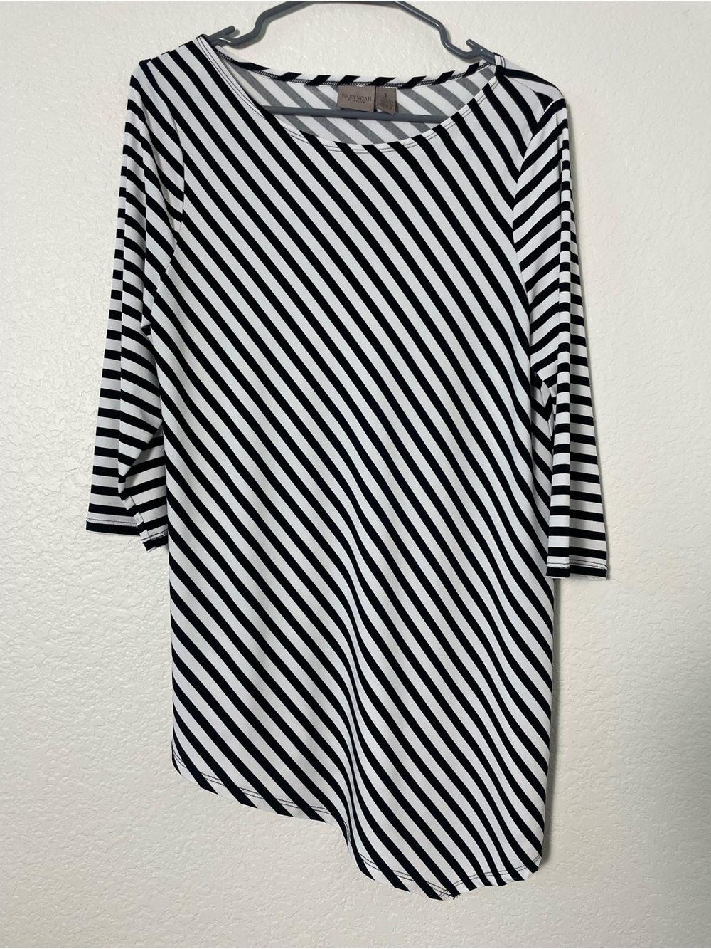Chico’s Easywear Black White Striped Asymmetrical Tunic Top Size 1 (medium)